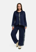 'Delina' Blús Denim – dúghorm, sreabhach & le mionsonra prionta