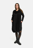 'Lunet' Kleid – modern, elegant & mit charakterstarkem Design