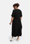 Gúna 'Valeria' – sreabhach, nua-aimseartha & baininscneach