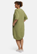 Sukienka 'Olina' – lekka, strukturalna i miękka z rozciągliwego materiału
