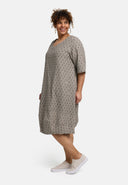 Sukienka 'Olina' – lekka, strukturalna i miękka z rozciągliwego materiału