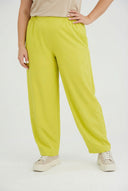 'Livia' Bukser – Bred Pasform, enkelt Design, & stræk