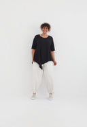 Camiseta "Valeria" – fluida, moderna y minimalista